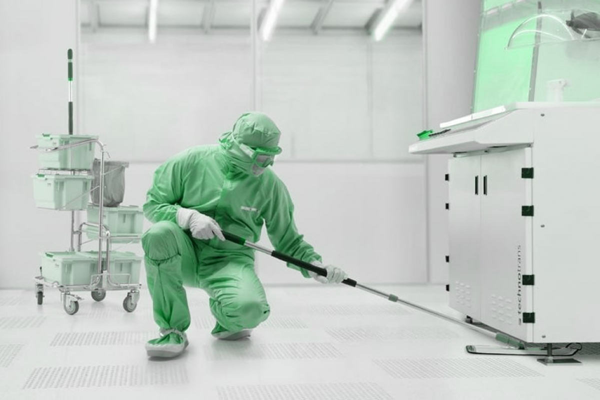 Cleanroom Cleaning And Disinfection 406 L